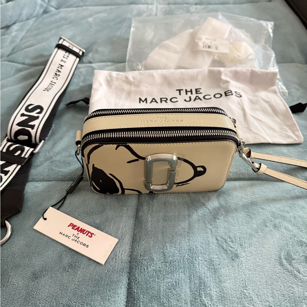 Marc Jacobs Snoopy Crossbody Bag - White and Black
